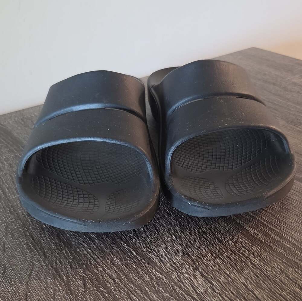 Oofos Men’s Black Slide Sandals Slip-On Open Toe Rubber Upper Logo US 6 - Picture 5 of 8
